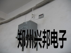 溝槽式廁所節(jié)水器在鄭州二七區(qū)長江東路小學(xué)安裝現(xiàn)場(chǎng)