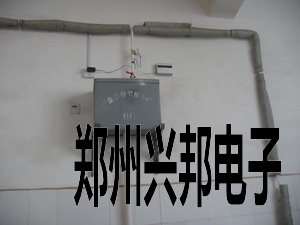 溝槽式廁所節(jié)水器在鄭州二七區(qū)長江東路小學(xué)安裝現(xiàn)場(chǎng)